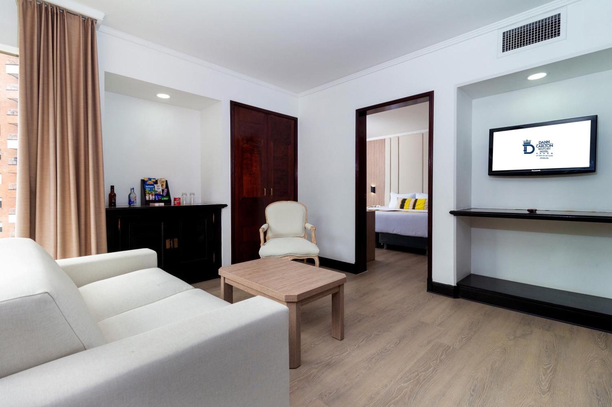 Hotel Dann Carlton Belfort Medellin Bagian luar foto Suite
