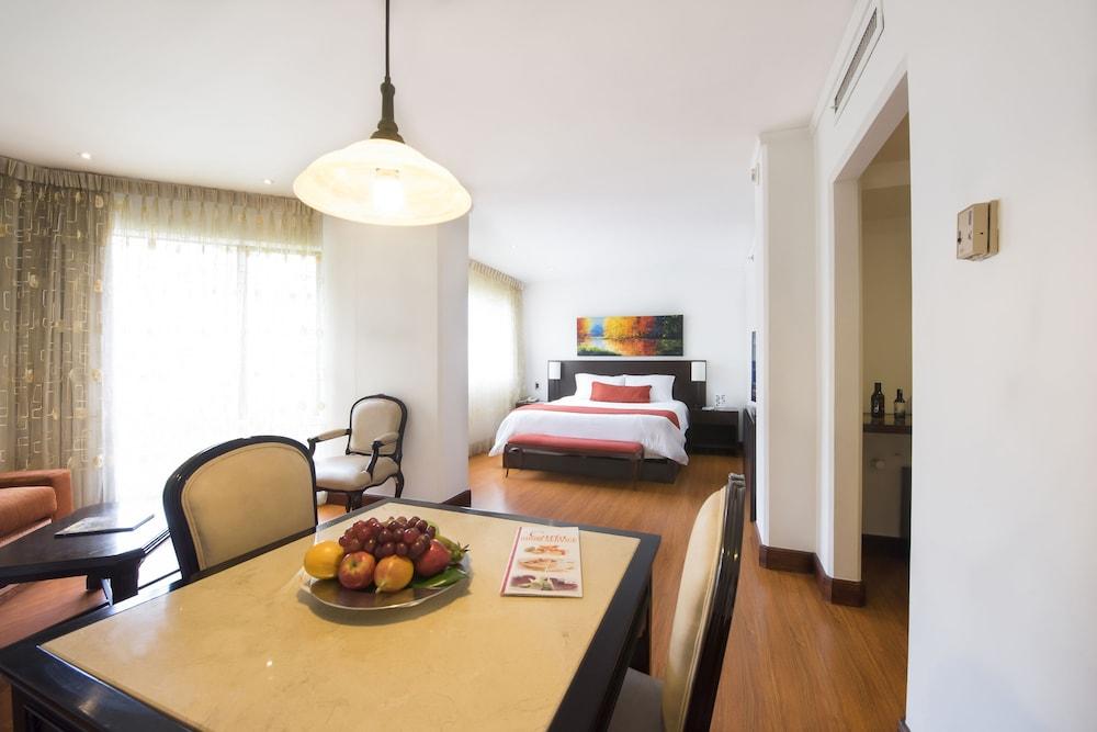 Hotel Dann Carlton Belfort Medellin Bagian luar foto A typical apartment