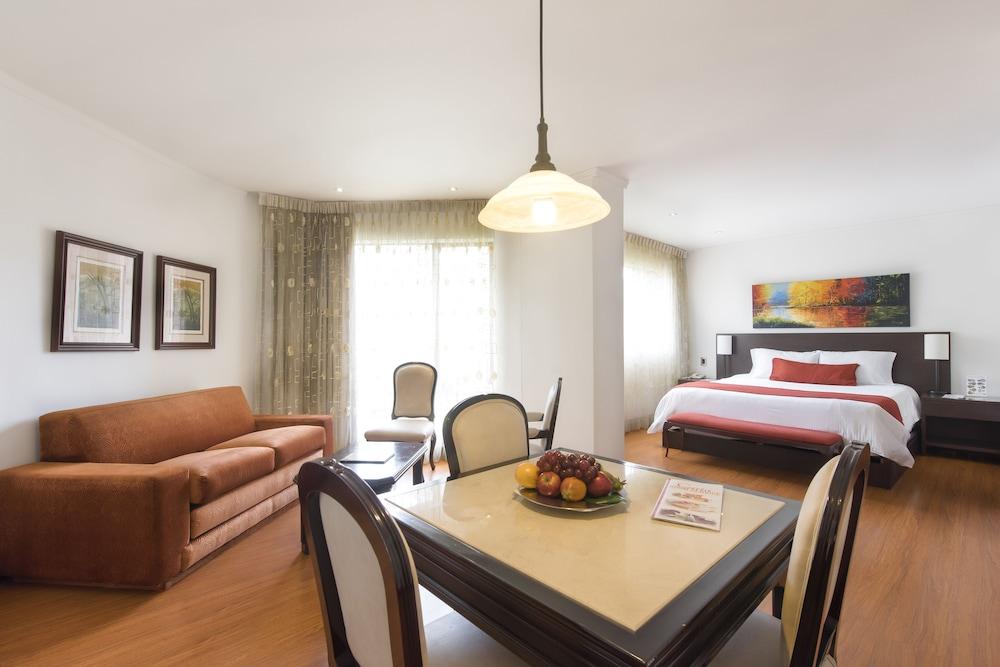 Hotel Dann Carlton Belfort Medellin Bagian luar foto Suite