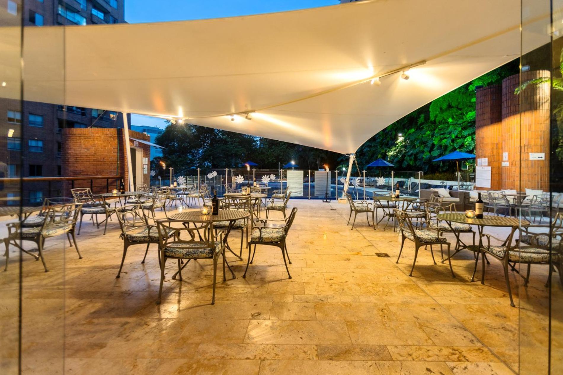 Hotel Dann Carlton Belfort Medellin Bagian luar foto The terrace