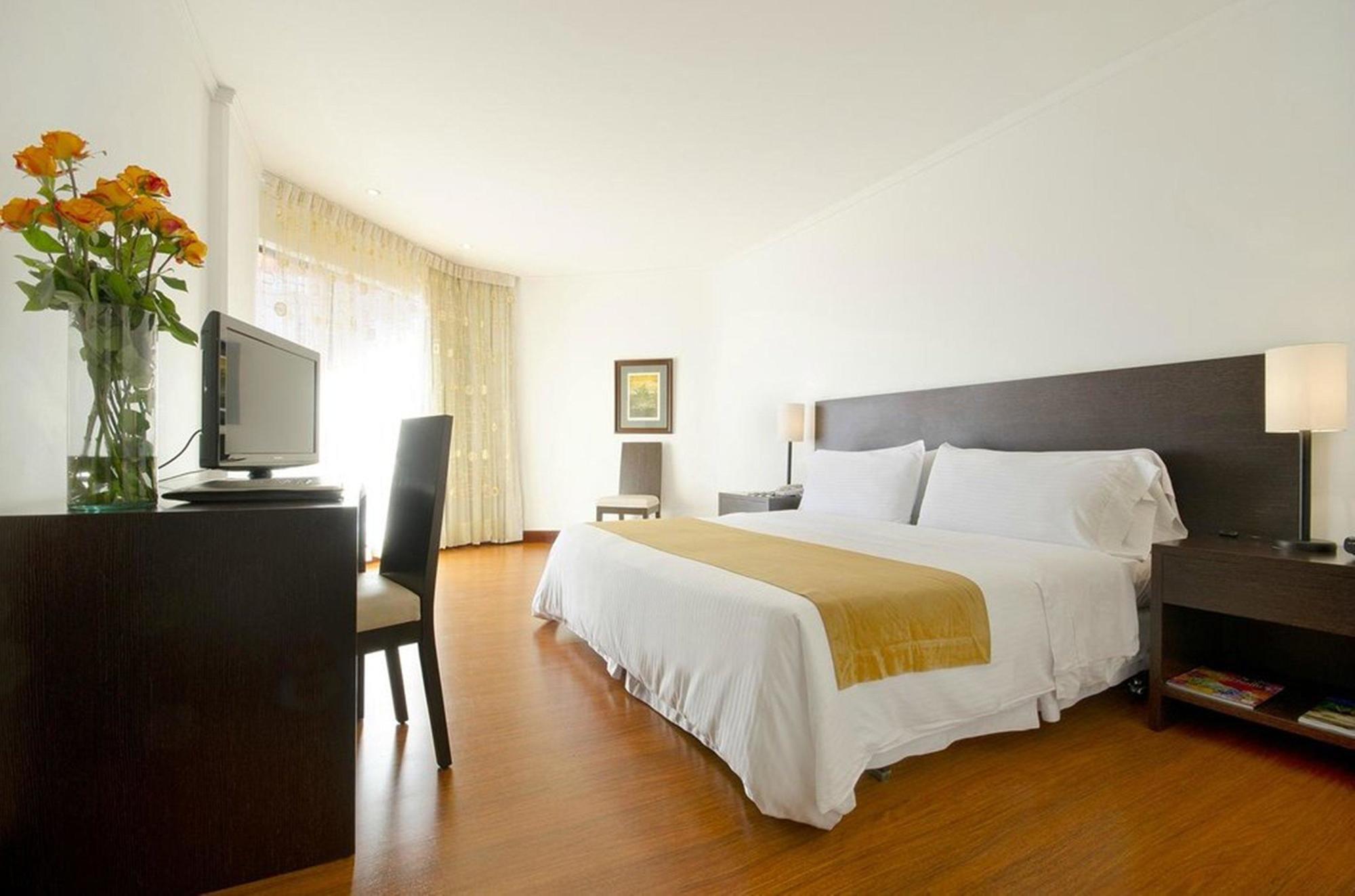 Hotel Dann Carlton Belfort Medellin Bagian luar foto A room at the hotel