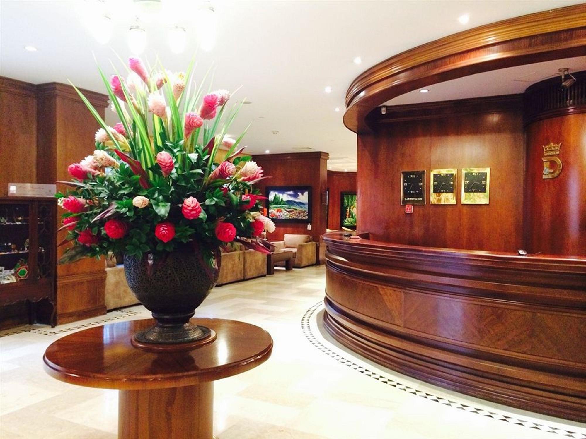 Hotel Dann Carlton Belfort Medellin Bagian luar foto The lobby of the hotel